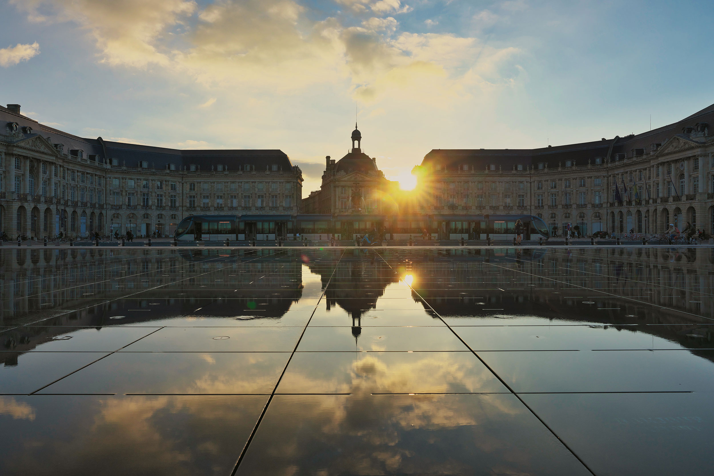 Miroir d’Eau – det ikoniske vandspejl i Bordeaux