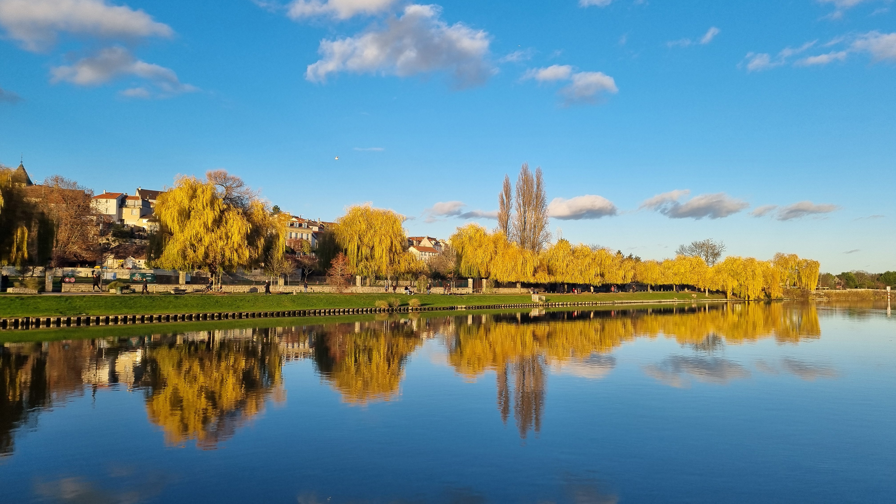 På Seinen mot Paris