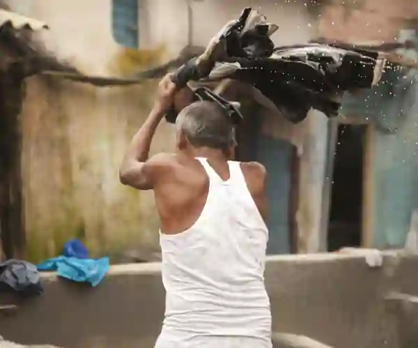 Klesvask i gatene i Mumbai