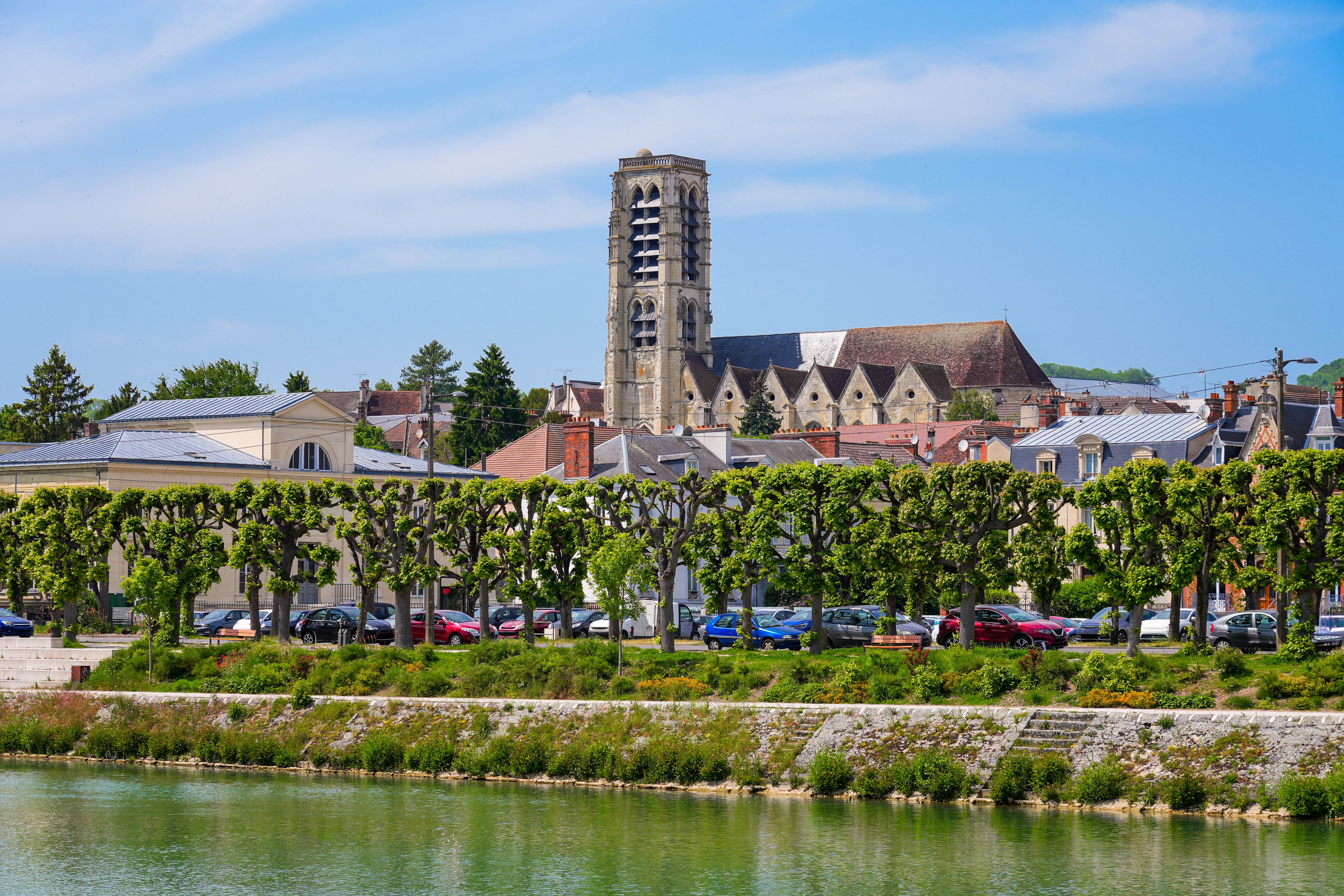 Fra Chateau-Thierry, Champagne