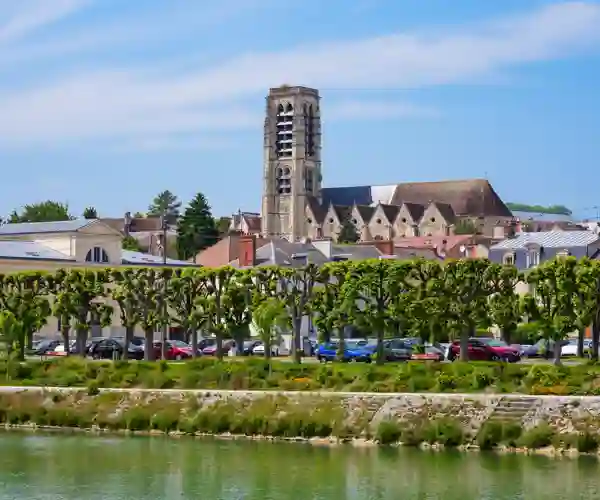 Fra Chateau-Thierry, Champagne