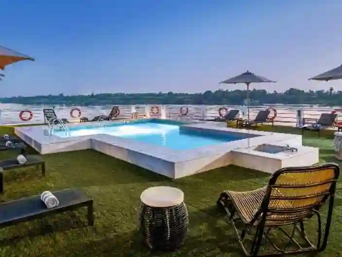 Liten pool på översta däck MS Sun Ray
