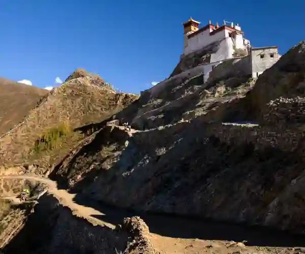 Yumbu Lakhang palass ved Tsetang