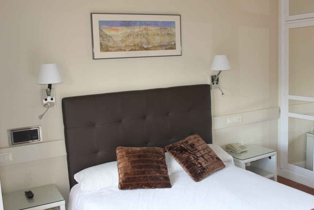 Hotel Leonor De Aquitania - værelse