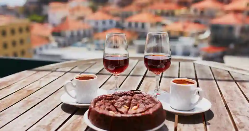 Madeira-vin og honningkage