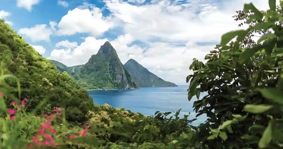 De två "pitonerna" på St Lucia - Gros Piton och Petit Piton