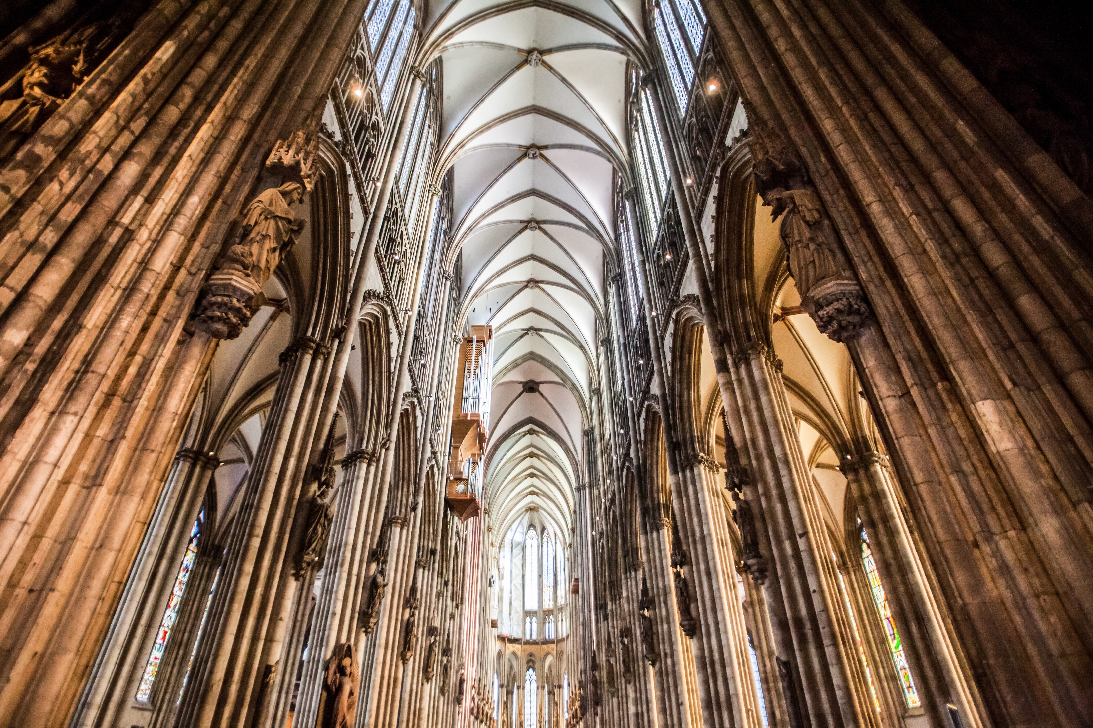 Innsiden av Kölnerdomen