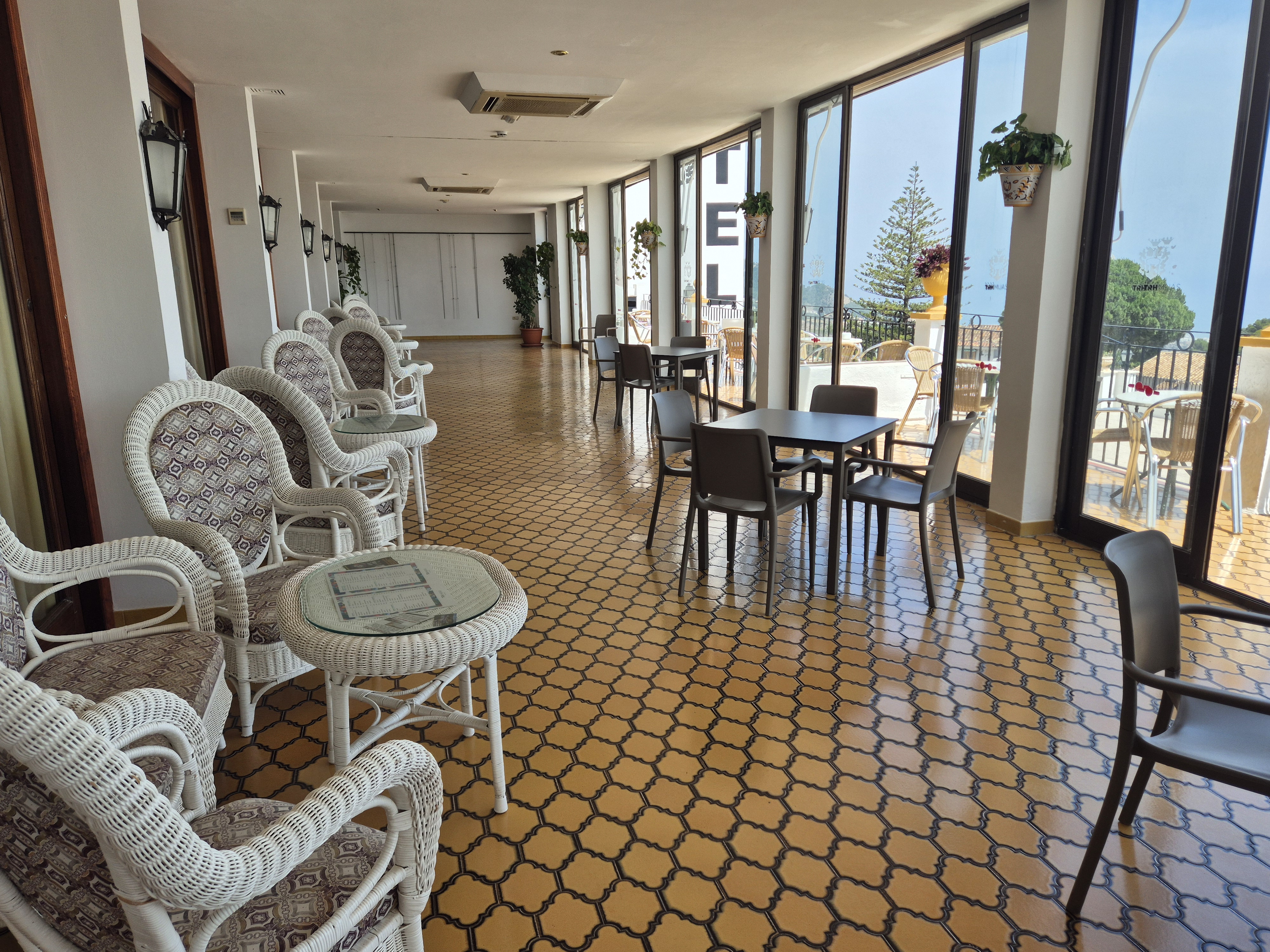 Terrasse og vinterhage på hotellet