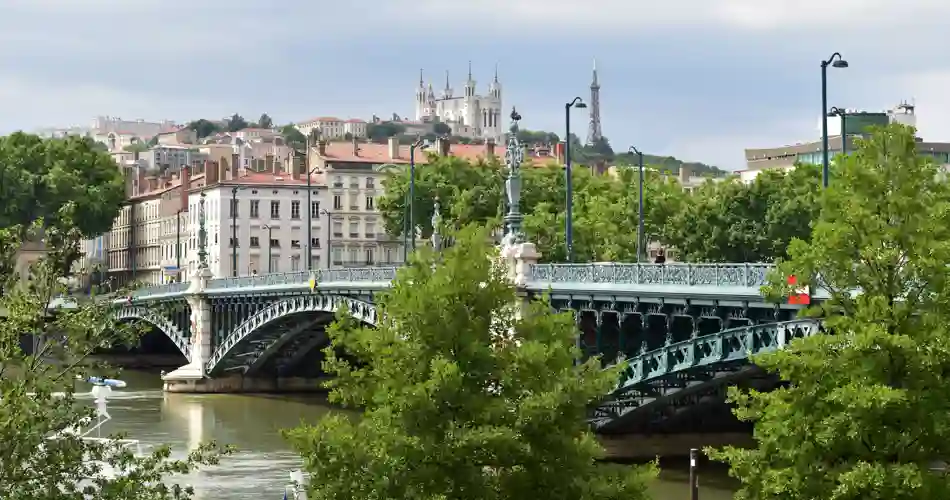 Bro över Rhone i Lyon