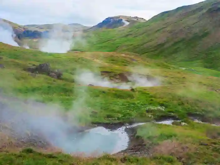 Varme kilder i Reykjadalur