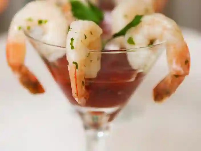 Klassisk räkcoctail i martiniglas