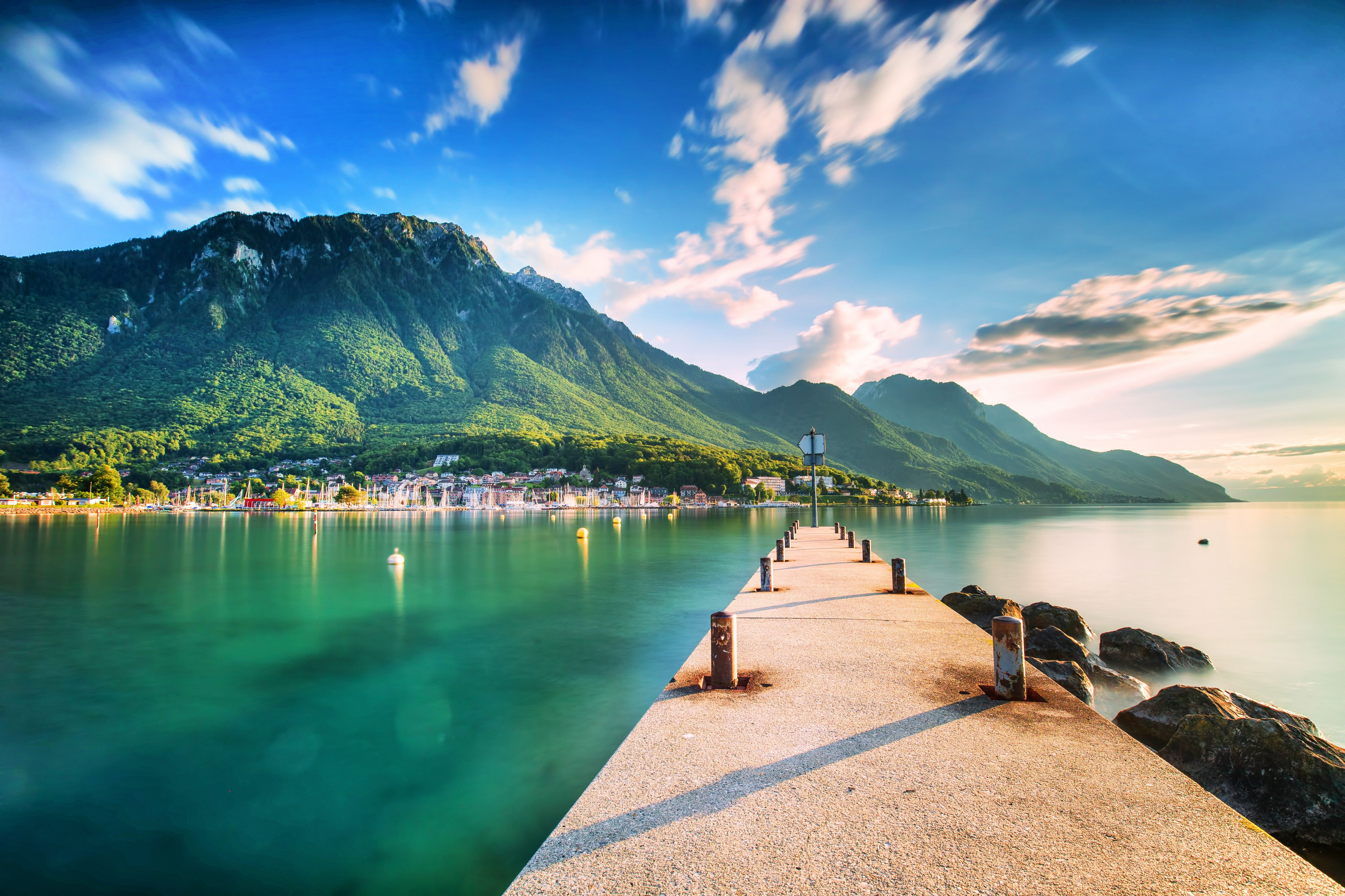 Panoramabild över Montreux
