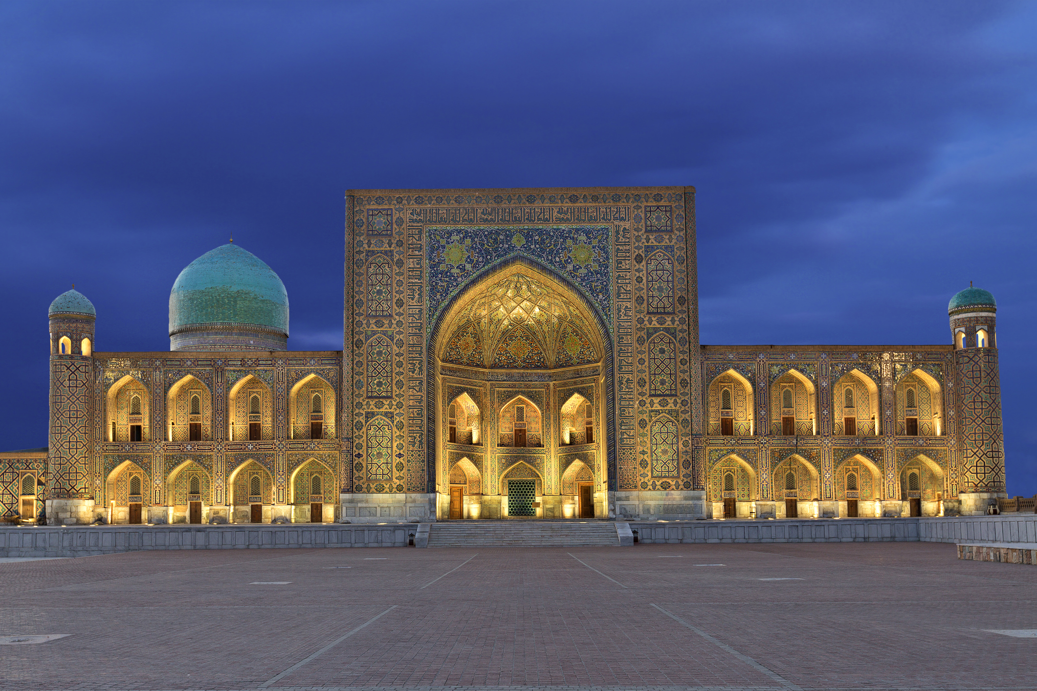 Kveldsstemning på Registan-plassen i Samarkand