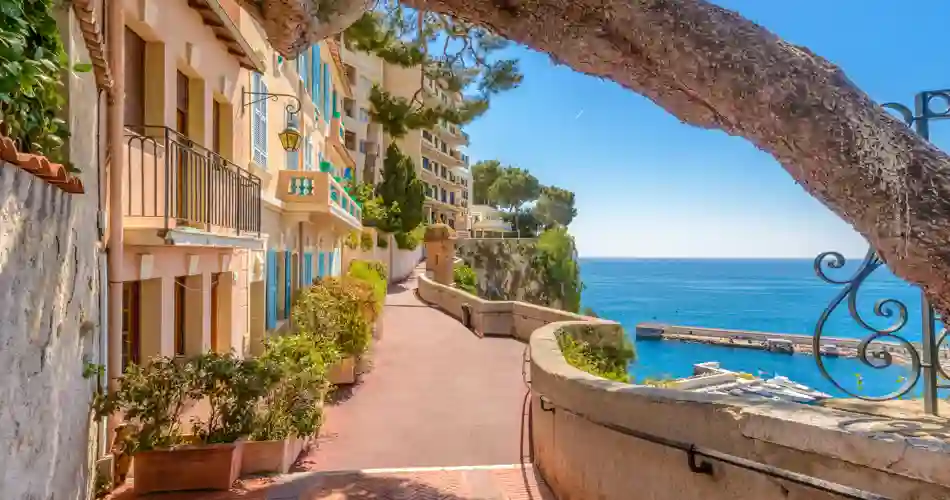 Vackra hus med fantastisk utsikt över havet i Monte Carlo