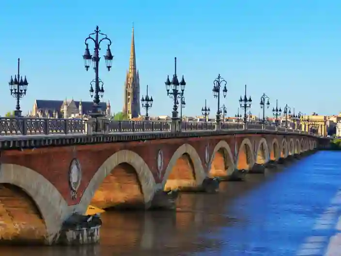 Udsigt over Garonne-floden og Saint-Michel