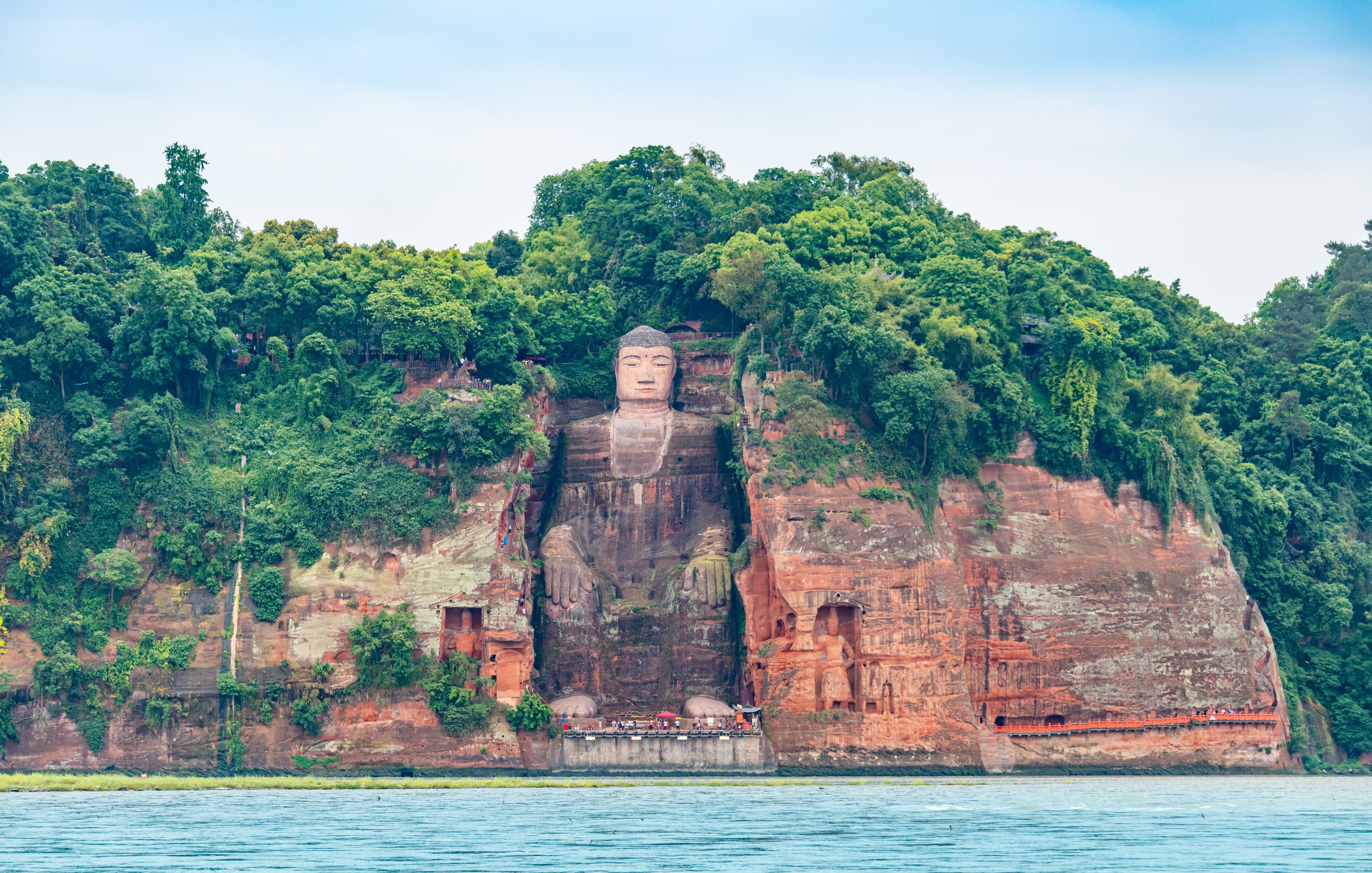 Verdens største Buddha-statue i Leshan, 71 meter høy